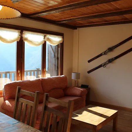 Cozy Holiday Near Ski Bus In Aragon * Hoz de Jaca