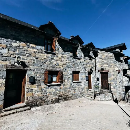 Cozy Holiday Near Ski Bus In Aragon * Hoz de Jaca